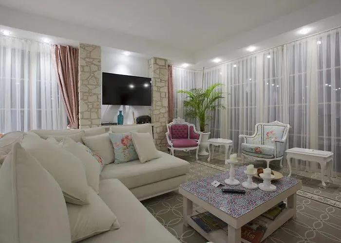 Cella & Ephesus Hotel